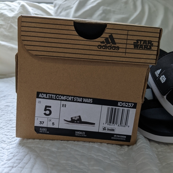 Adidas x Star Wars Pool Slide Sandals Size 5 New In Box - Picture 2 of 6